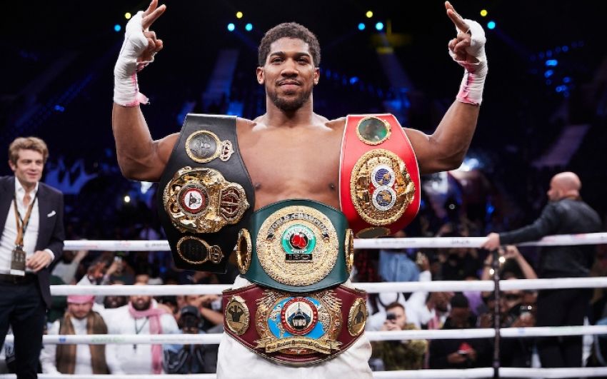 Энтони Джошуа будет просить WBO дать ему возможность подраться с Фьюри в 2021 году