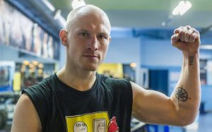 4 марта Володарчик встретиться с хорошим русским боксером