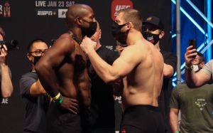 Видео боя Халил Раунтри - Марчин Прахнио UFC 257
