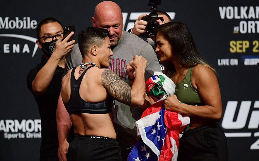 Видео боя Джессика Андраде - Синтия Калвильо UFC 266