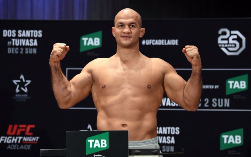 Результаты взвешивания участников турнира UFC Fight Night 142: Дос Сантос - Туиваса