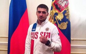 Боксер Хамуков поспорит за путевку на ОИ на турнире в Баку