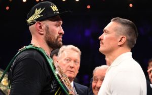 Александр Усик прокомментировал гипотезу насчет того, что Фьюри специально плохо провел бой с Нганну перед их поединком