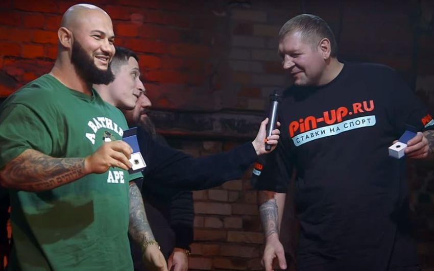 Александр Емельяненко: "Я Джигана бить не буду, он сам упадет под собственным весом"