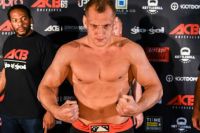 Вячеслав Василевский стал бойцом лиги AMC Fight Nights Global