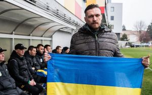 Александр Усик удивил кардинальной сменой образа: фото