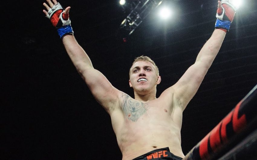 Сергей Спивак "задушил" Тая Туивасу на UFC 243