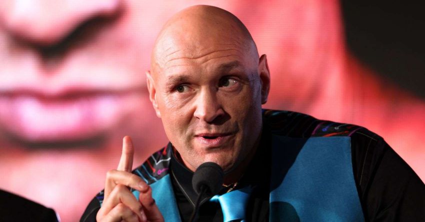 Тайсон Фьюри заявил, что готовится к бою с Махмудовым без тренеров