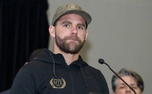 Мюррей: "Сондерс – кусок говна!"