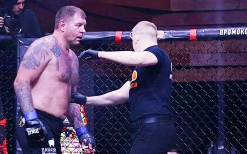 Тренер Артема Тарасова: "Дацик просто снесет Емельяненко, а Харитонов вообще по нему пройдется"