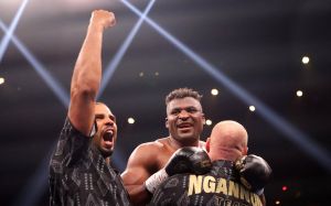 Президент Top Rank оценил перспективы Фрэнсиса Нганну в боксе: "Он открыл дверь, за которой куча возможностей"