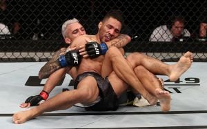 Медицинские отстранения участников турнира UFC Fight Night 170: Кевин Ли - Чарльз Оливейра