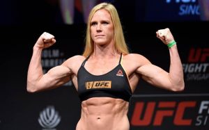 Холм рассчитывает подраться за титул, если выиграет на UFC On ESPN 49