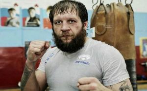 Сети восхитились плачущим Александром Емельяненко