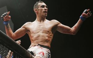 Тони Фергюсон остановил Дональда Серроне за два раунда на UFC 238