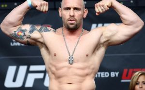 Шейн Карвин хочет быть запасным участником гран-при тяжеловесов Bellator
