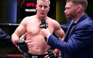 Павлович после победы над Блейдсом обратился к UFC: "Где мой пояс? Дайте мне пояс"