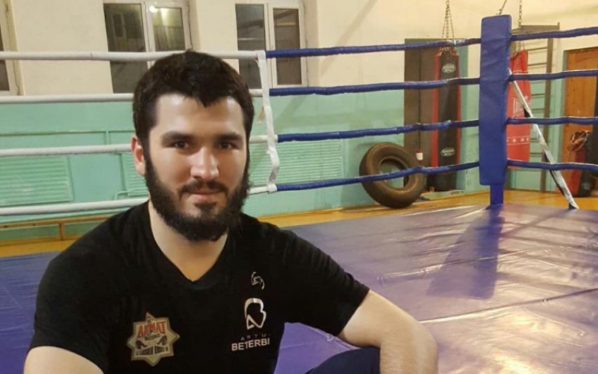 Лайонел Томпсон: "Бетербиев нокаутирует Ковалева, а Бивола так вообще до пятого раунда"