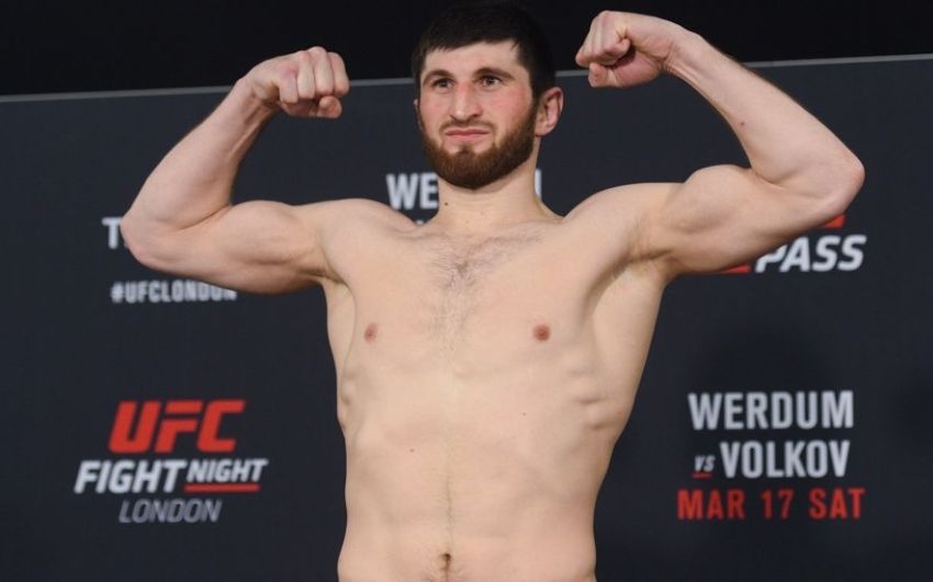 Магомед Анкалаев брутально нокаутировал Марчина Прачнио на UFC Fight Night Moscow