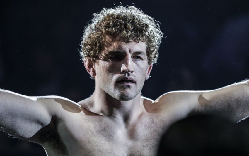 Бен Аскрен одержал спорную победу над Робби Лоулером на UFC 235