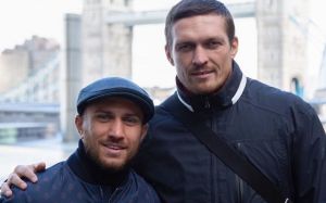 Александр Усик объяснил, почему Ломаченко не отказался драться с Лопесом из-за травмы плеча