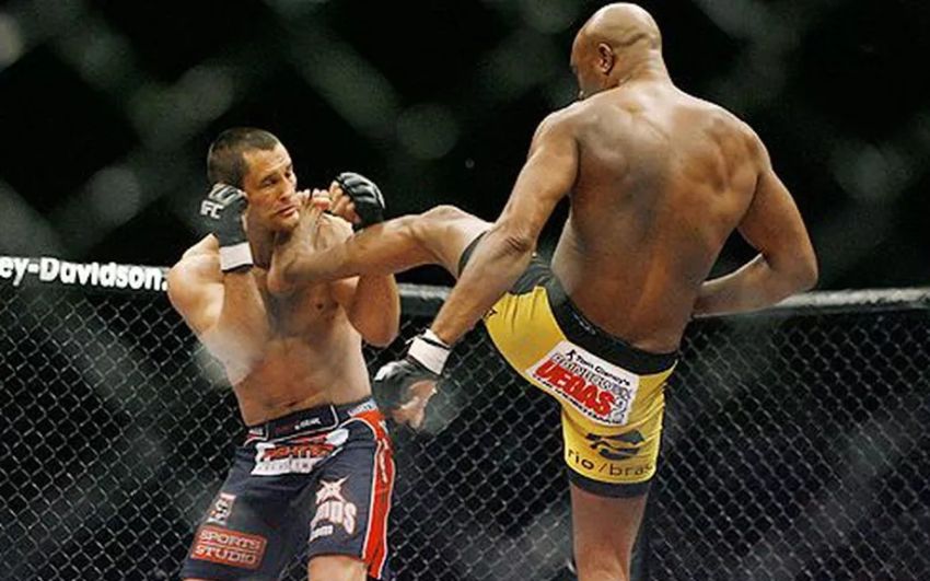 Видео боя Андерсон Сильва - Дэн Хендерсон UFC 82