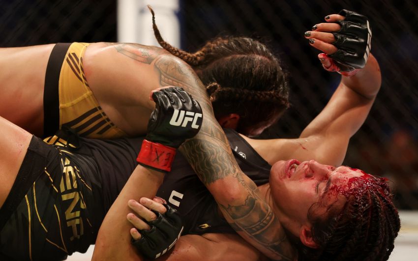 Аманда Нуньес объяснила, почему не добила Пенью в реванше на UFC 277