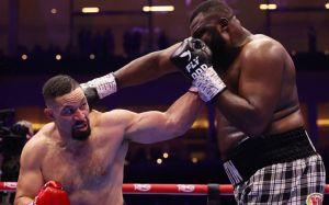 Александр Усик отреагировал на победу Паркера над Баколе