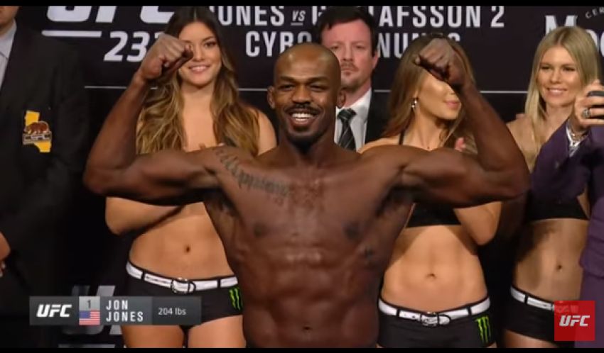 Видео церемонии взвешивания участников турнира UFC 232: Джонс - Густафссон 2