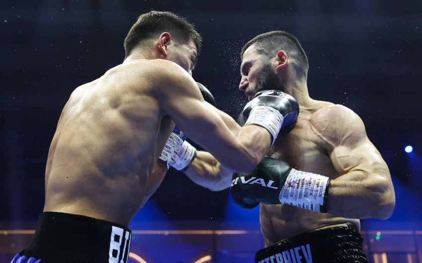 Президент Top Rank - о победе Бетербиева над Биволом: "Если бы бой продлился еще два раунда, то я не думаю, что Дмитрий ушел бы с ринга"