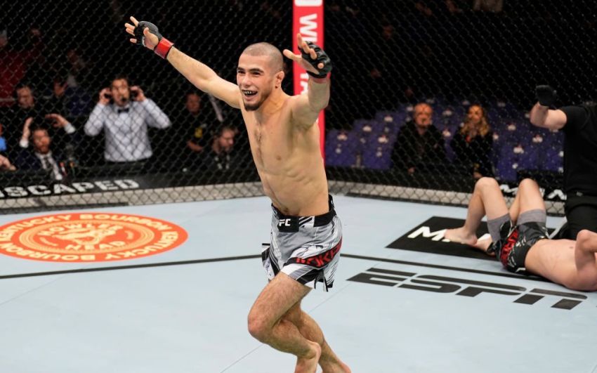 Мухаммад Мокаев меньше чем за минуту уничтожил Коди Дардена на UFC Fight Night 204