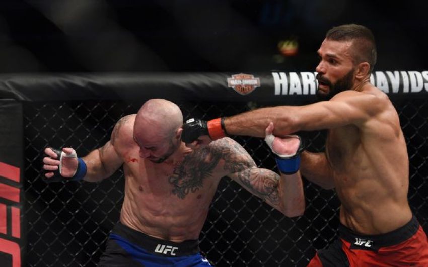 Видео боя Питер Соботта - Бен Сондерс UFC Fight Night 109