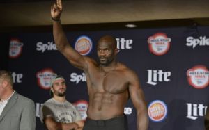 Чейк Конго сразится с Джави Айялой на Bellator 199