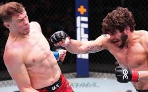 Максим Гришин уступил бразильцу Линсу на турнире UFC on ESPN 45