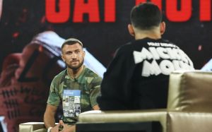 Василий Ломаченко - о проблемах Лопеса со здоровьем в поединке с Камбососом: "Всем плевать на то, что случилось после боя"
