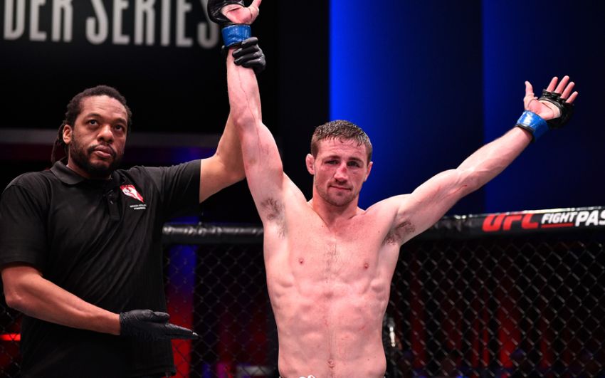 Дана Уайт отказался подписывать бойца в UFC из-за тейкдауна на последних секундах поединка