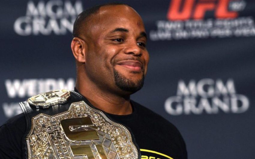 Официально: Даниэль Кормье - Волкан Оздемир на UFC 220