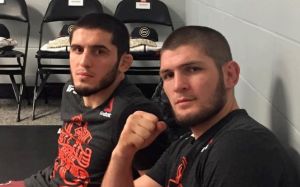 Хабиб Нурмагомедов не сможет секундировать Ислама Махачева на турнире UFC в Санкт-Петербурге