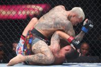Чарльз Оливейра разгромил Макса Холлоуэя на UFC 326
