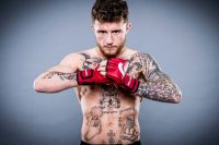 Результаты взвешивания участников турнира Bellator 217: Джеймс Галлахер - Стивен Грэм