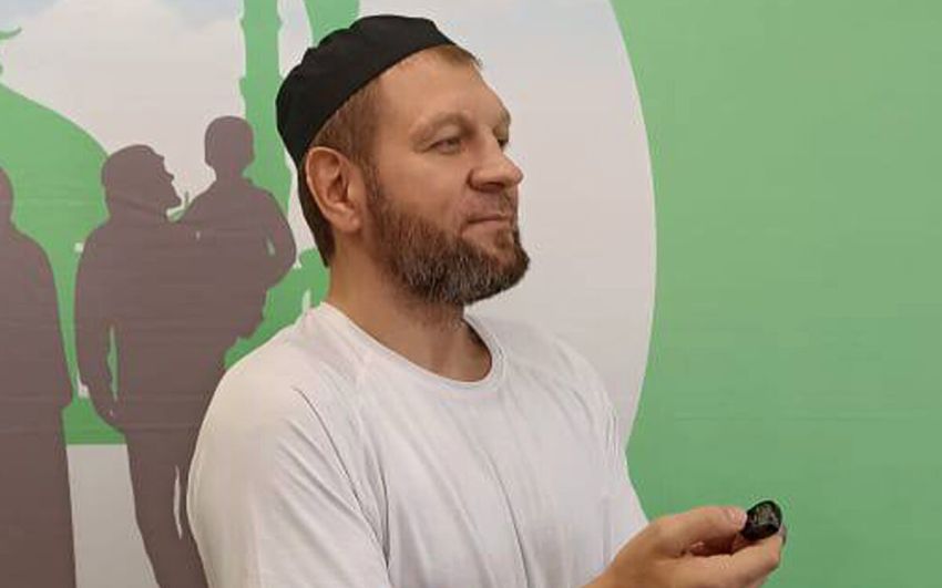 Гаджиев - про Емельяненко: "Давайте все вместе порадуемся тому, что человек сейчас не бухает"
