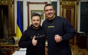 Александр Усик - о Зеленском: "Он работает в тысячи раз круче, чем все те политики, которые у нас есть"