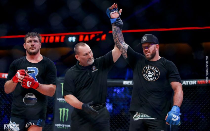 Райан Бейдер одержал доминирующую победу над Мэттом Митрионом на Bellator 207
