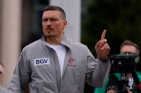Тедди Атлас призвал Усика завершить карьеру: "Я хочу увидеть счастливый конец этого отличного фильма"