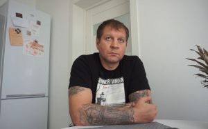 Александр Емельяненко проведет следующий бой 26 мая