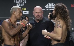 Видео боя Раони Барселос - Виктор Генри UFC 270