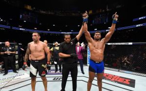 Видео боя Фабрисио Вердум - Алистар Оверим UFC 213