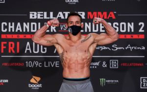 Видео боя Майкл Чендлер – Бенсон Хендерсон 2 Bellator 243