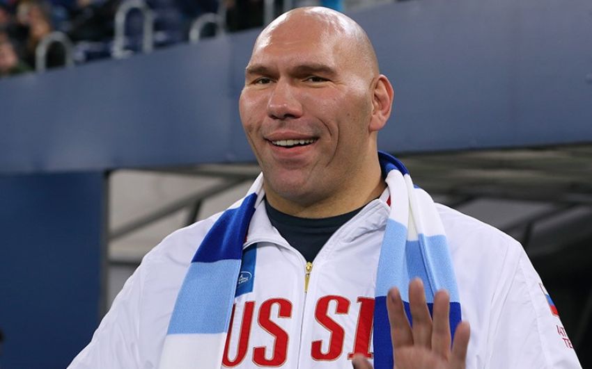 Николай Валуев обсудил главный бой UFC 254: "Гэтжи уже полностью изучил Нурмагомедова"
