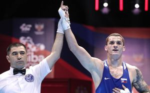 Четверо российских боксеров сумели пробиться в полуфиналы чемпионата мира, гарантировав себе медали